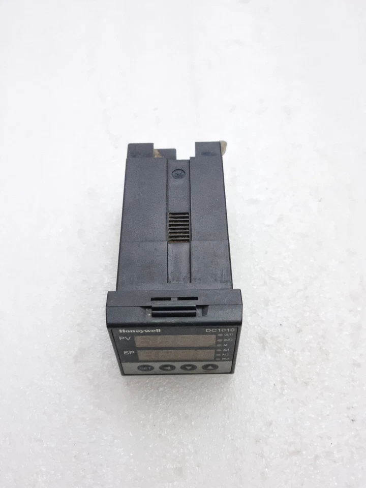 Honeywell DC1010 Digital Temperature Controller (Used Working) DC1010